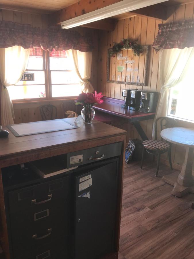 Prospector Motor Lodge — photo 4
