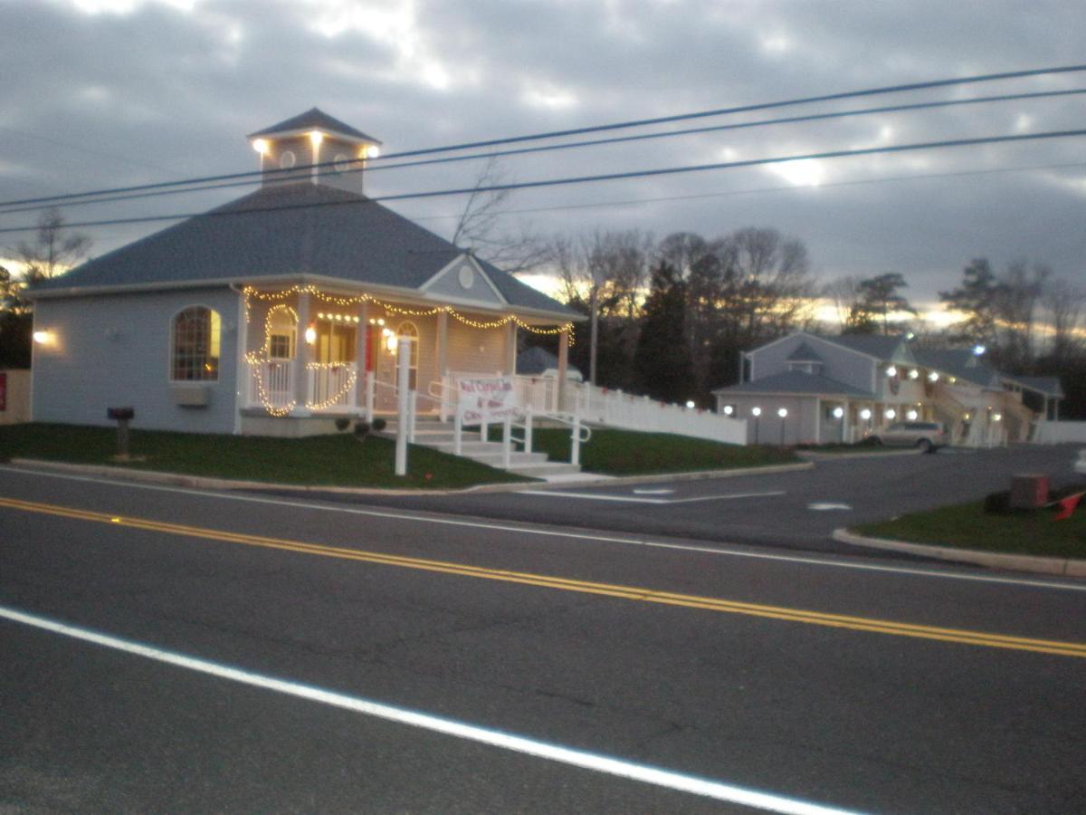 Village inn & suites — photo 19
