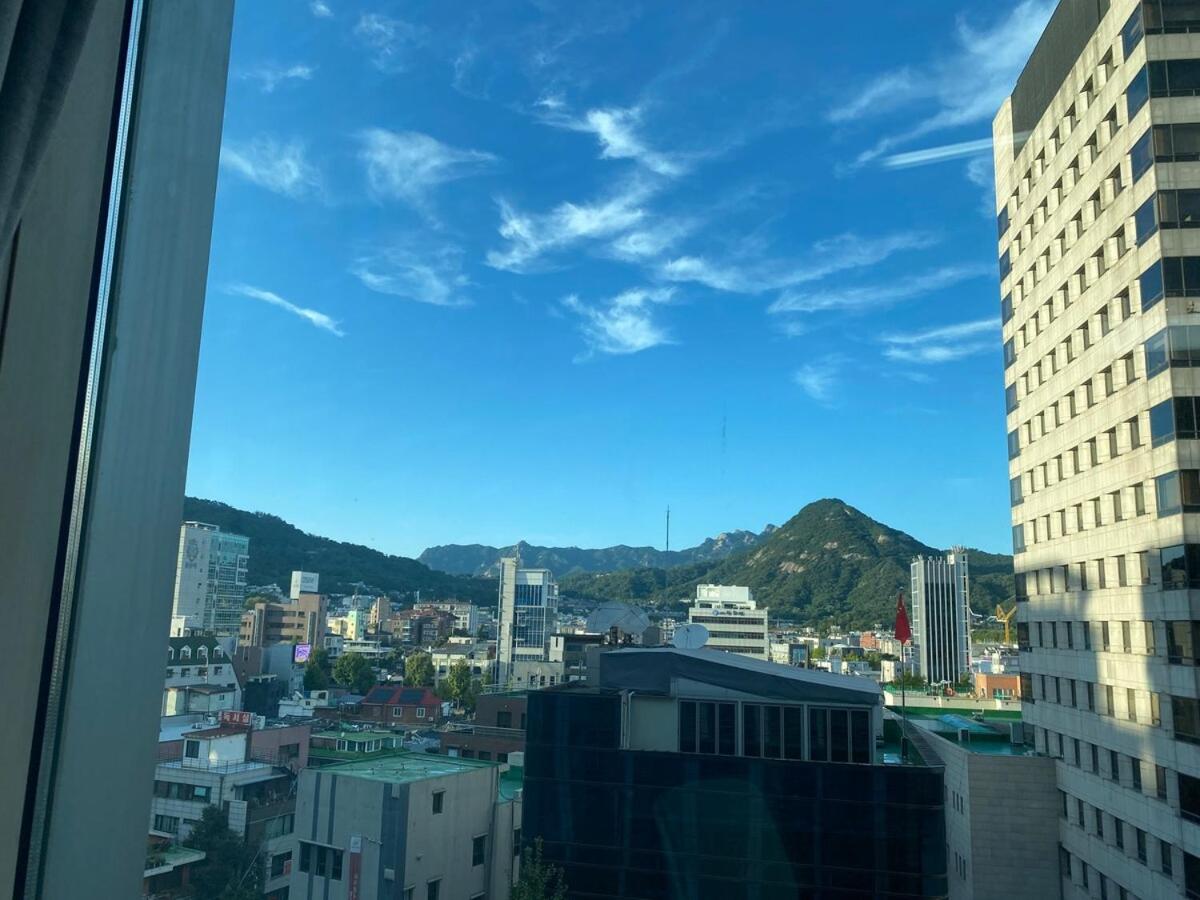Comfortable resting space adjacent to Gyeongbokgung Gwanghwamun - 2