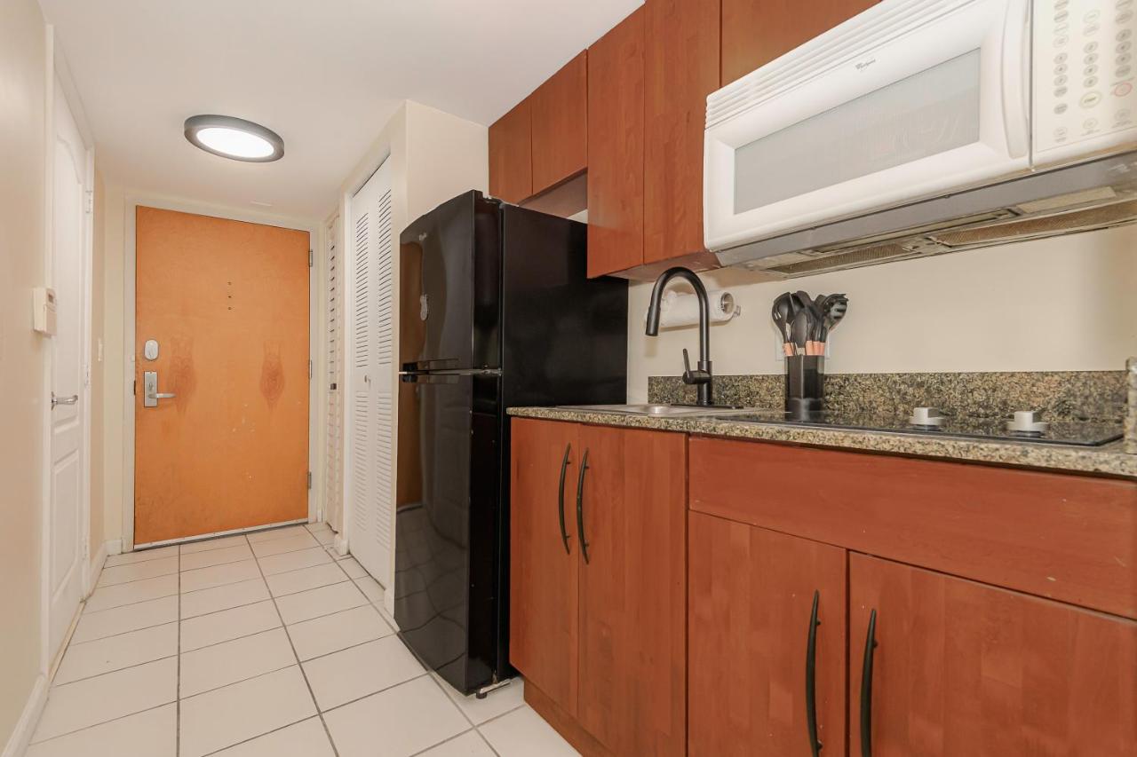 Warm and Comfy Studio - 5