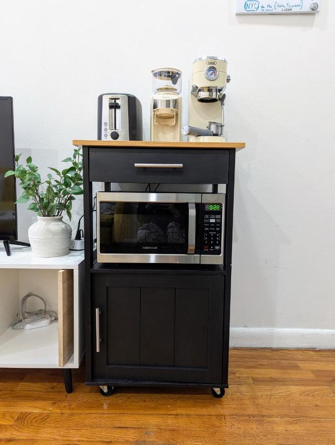 Chic One Bedroom Retreat in Downtown Manhattan - 3