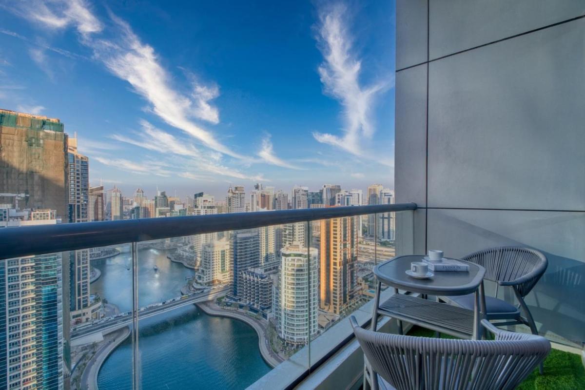 Waterfront 1BR - Marina Views - Walk to Beach & Mall