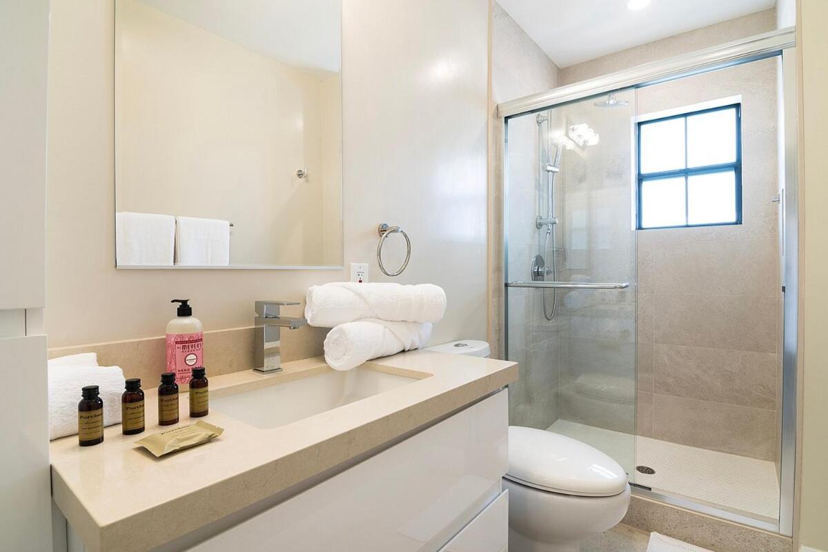 Beautiful 6BR Family 2-Story Villa With Large Backyard and Outdoor Kitchen - 3