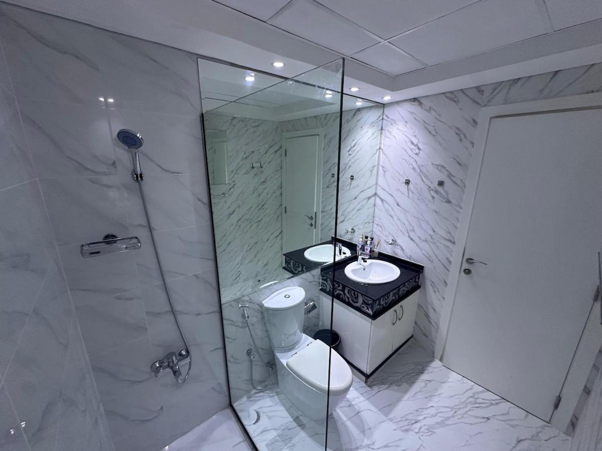 Great & huge apartment high floor! - 3