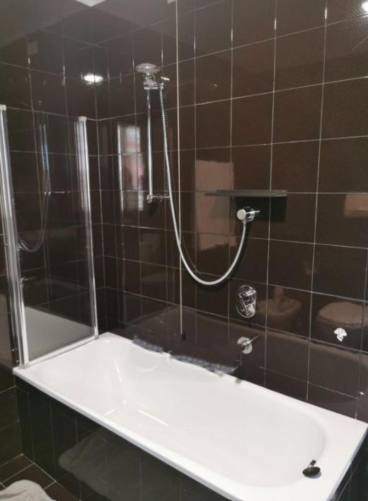 ENTELLA APARTMENT - 3