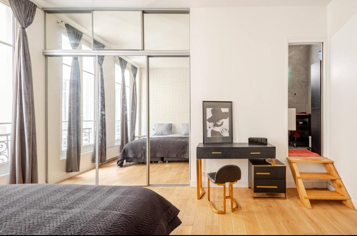 Chic Stay near Louvre & Eiffel Tour - 2