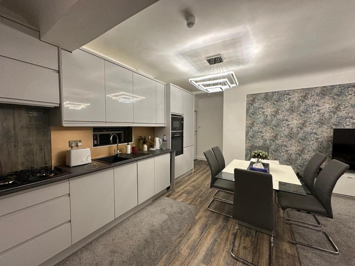 Kensington Apartment - 2