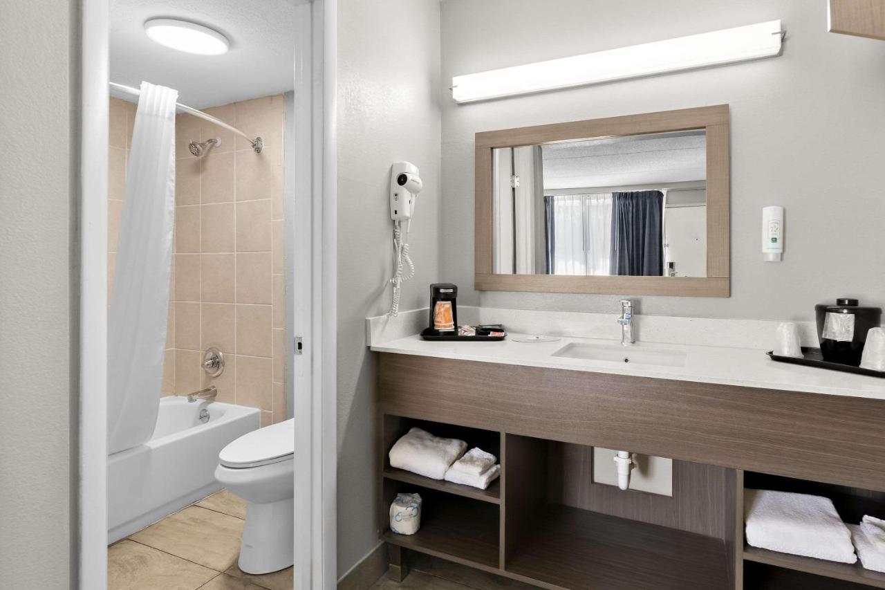 Quality Inn Nashville - Opryland Area - 3