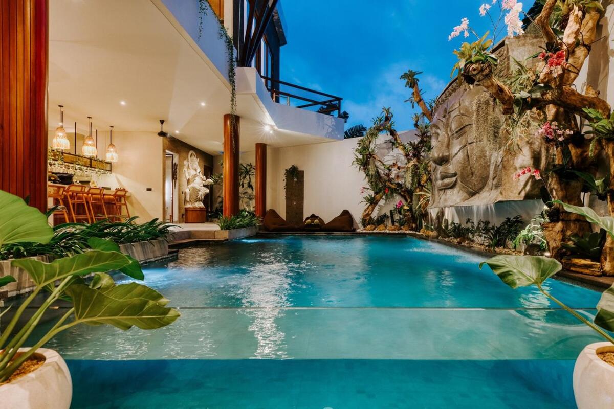 Canggu Buddha Waterfall Villa - 5