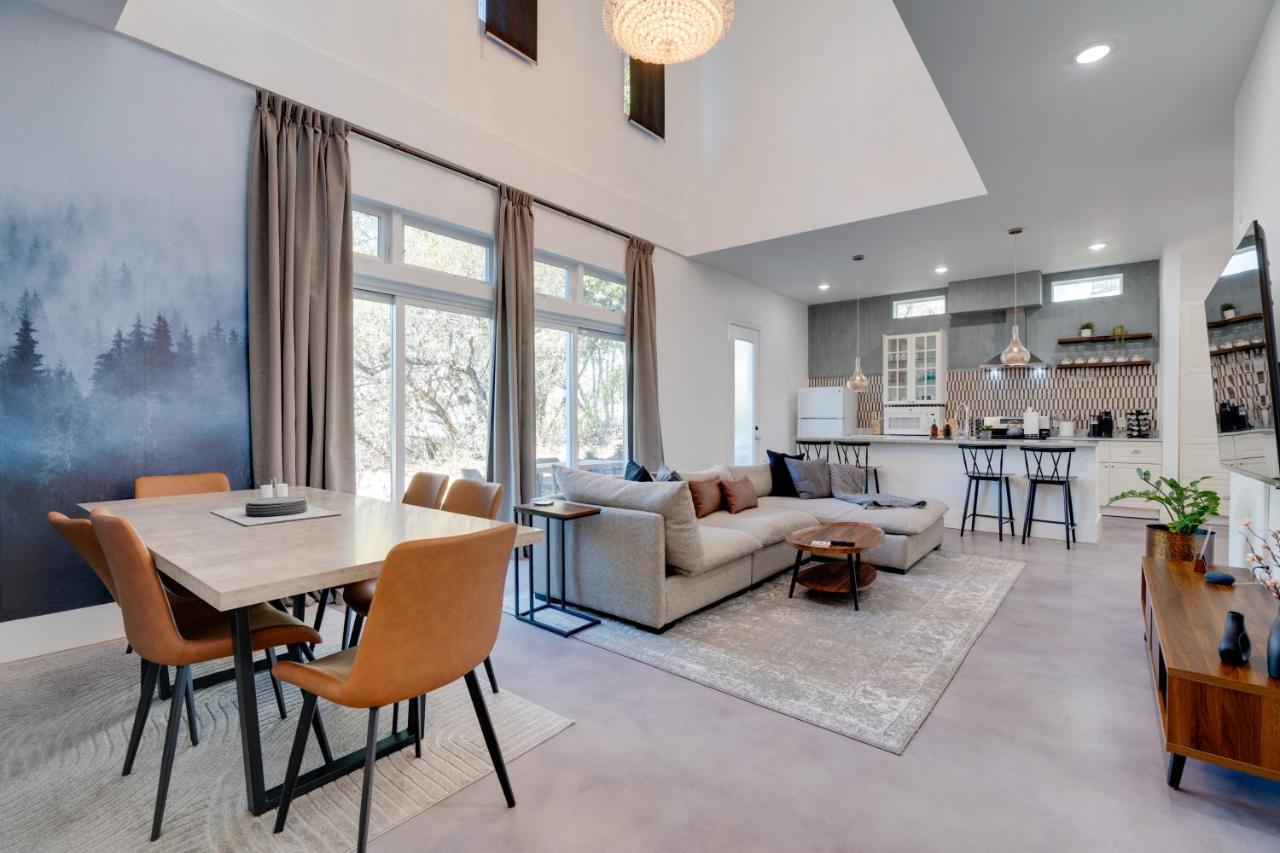 Near Lake Travis and Marina Modern Austin Getaway! - 4