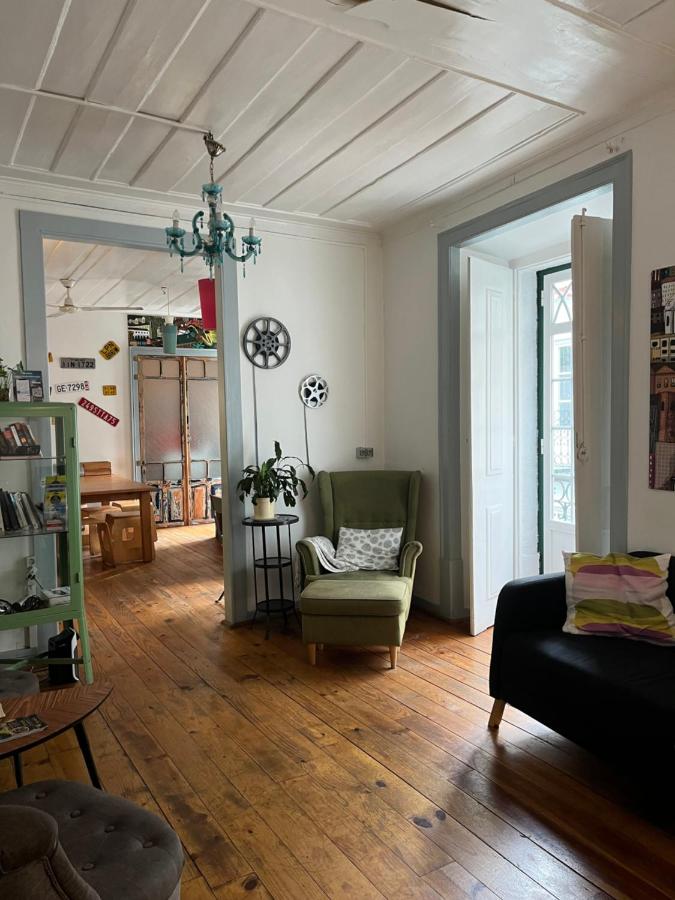 Alface Hall Hostel & Bar