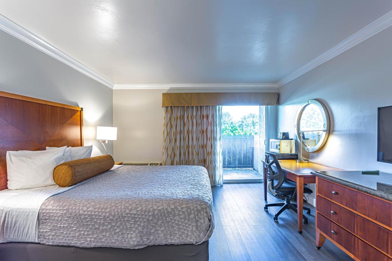 Aloha Inn — photo 8