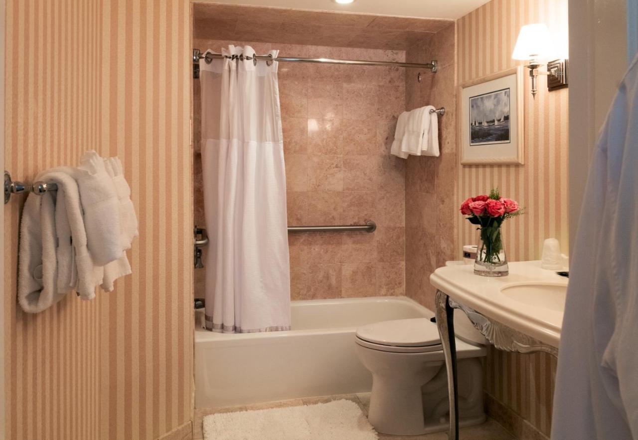 Chateau Inn and Suites — photo 3