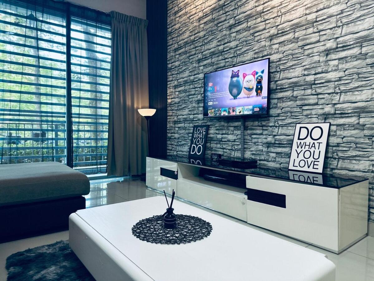 Johor Big & Cozy Home, Easy Parking, 2Rooms, Fast WiFi - 2