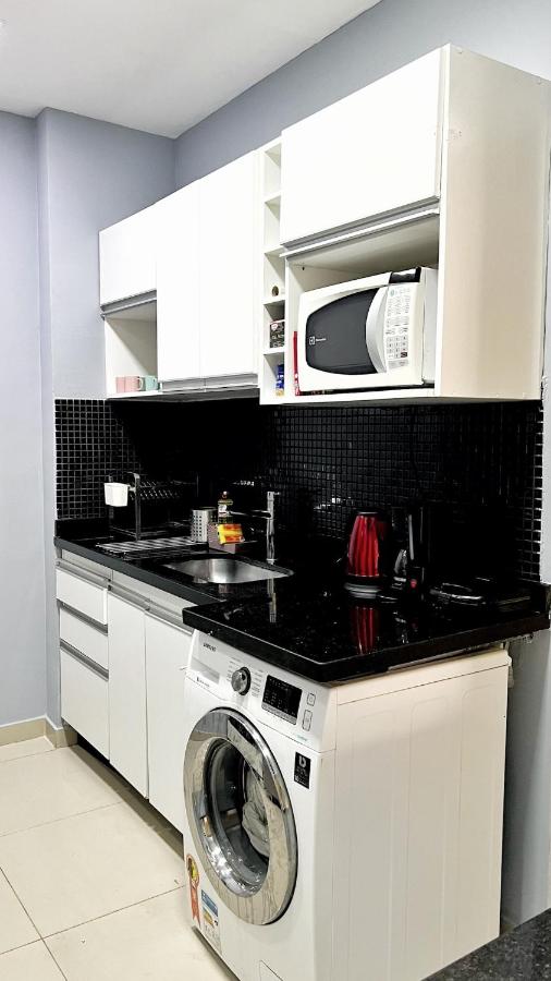 Great 3BR apartment- only 2 blocks from the beach! - 2