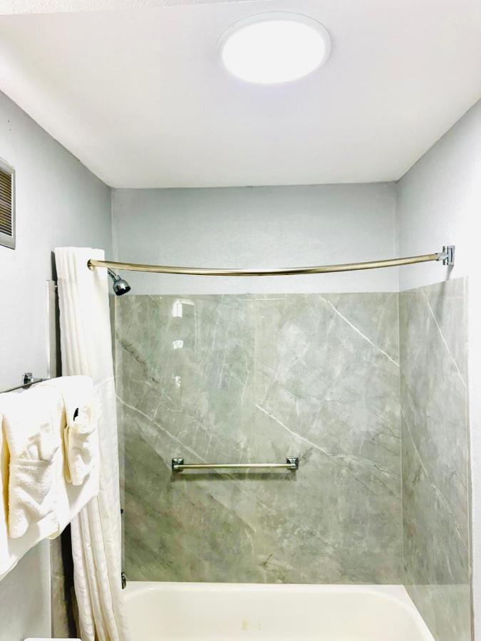 VIP INN AND SUITES — photo 21