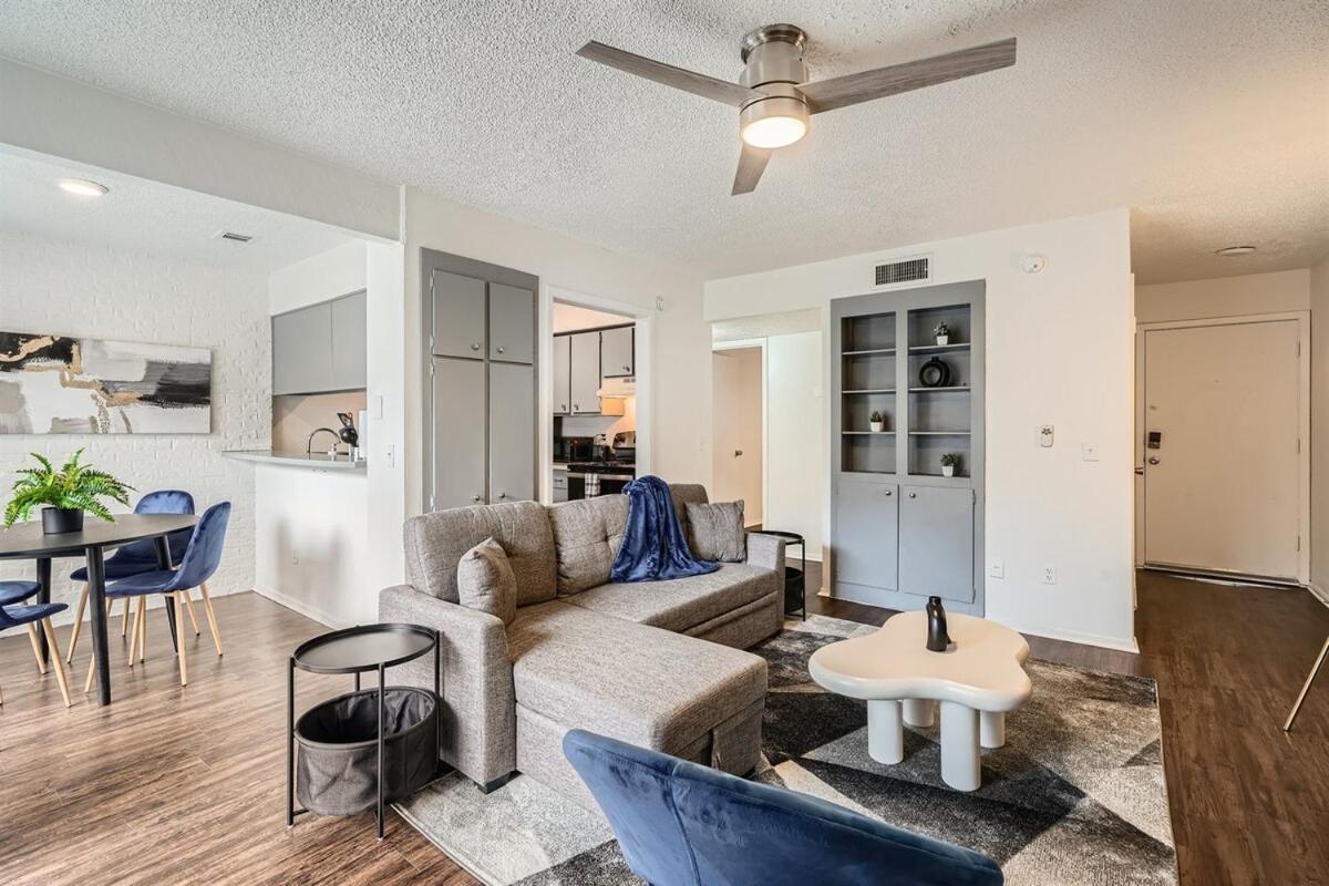 Your Modern King Suite Getaway - Sleeps 4 - Pool, Prkg - 5