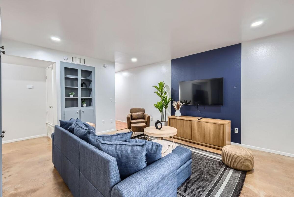 Your Airy King Suite Getaway - Sleeps 4 - Pool, Prkg - 2