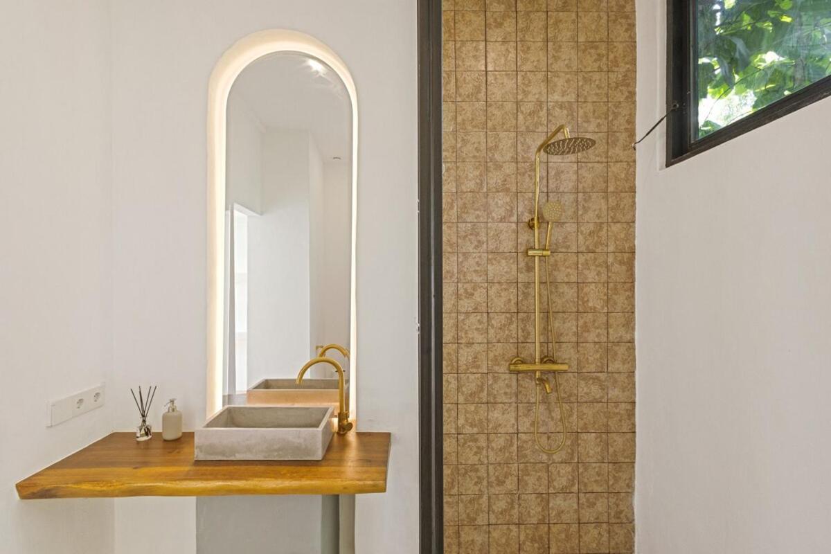 Mediterranean 2BR Villa Ellure Ember with Pool & Lush Garden - 3