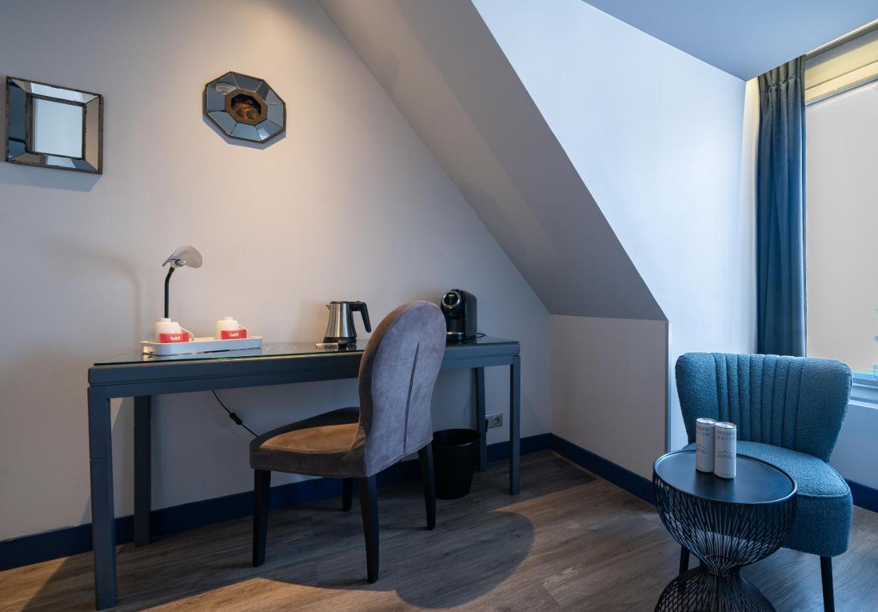 Hotel Mademoiselle - 4