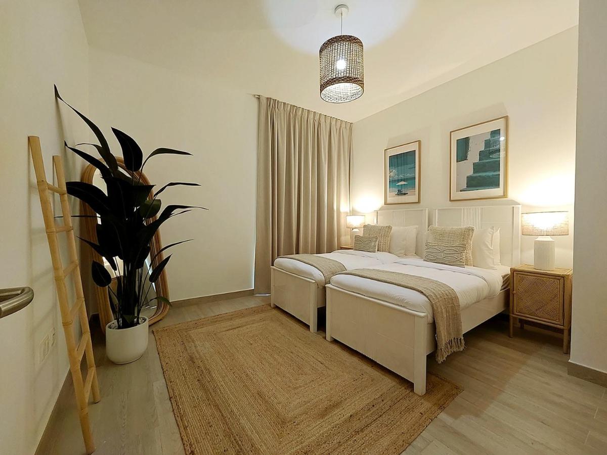 Two Bedroom Apartment on Yas Island Near Yas Mall & Theme Parks - 2