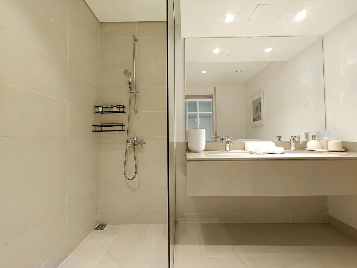 Two Bedroom Apartment on Yas Island Near Yas Mall & Theme Parks - 3