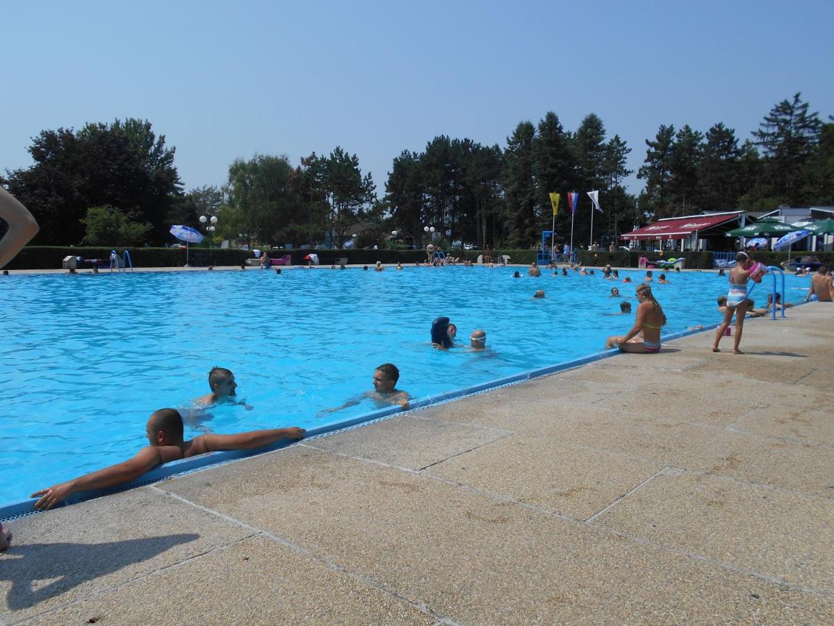 Water park: Guest House Stara Baranja