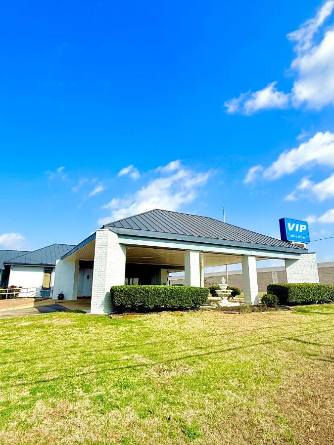 VIP INN AND SUITES — photo 13