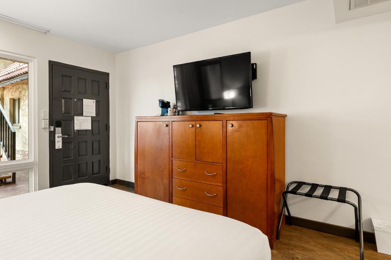 Vagabond Inn Glendale — photo 5