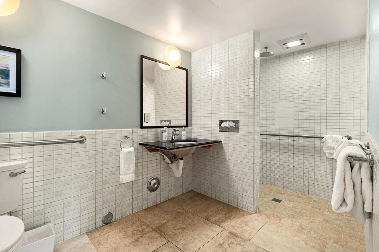 Vagabond Inn Glendale — photo 16