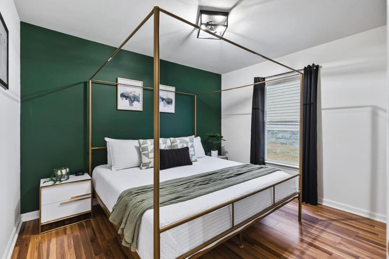 Pool Table WALK to Downtown Bars and Farmers Market - 5