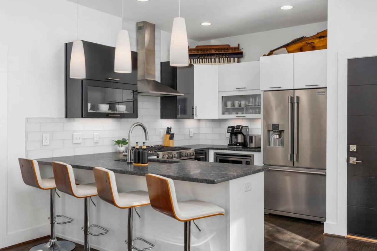 TWO Adjacent Homes in 12 South and Belmont area Sleeps 20 People - 2