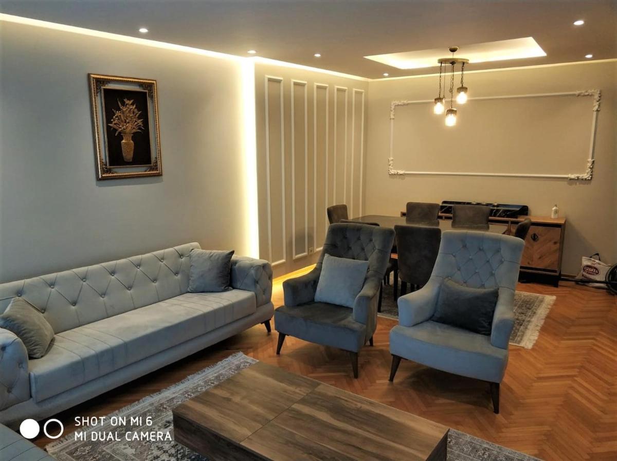 Cevahir avm bir alt sokağında