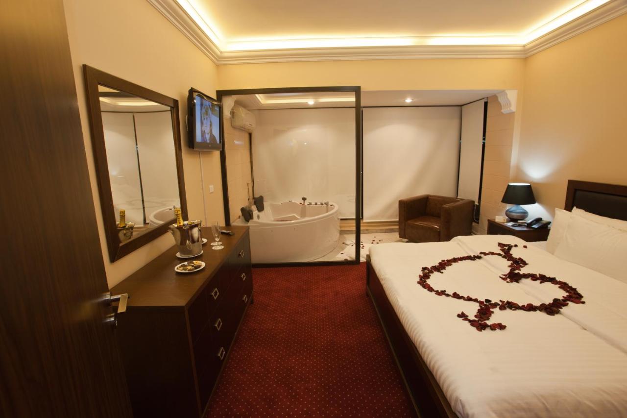Queens Land Hotel photo