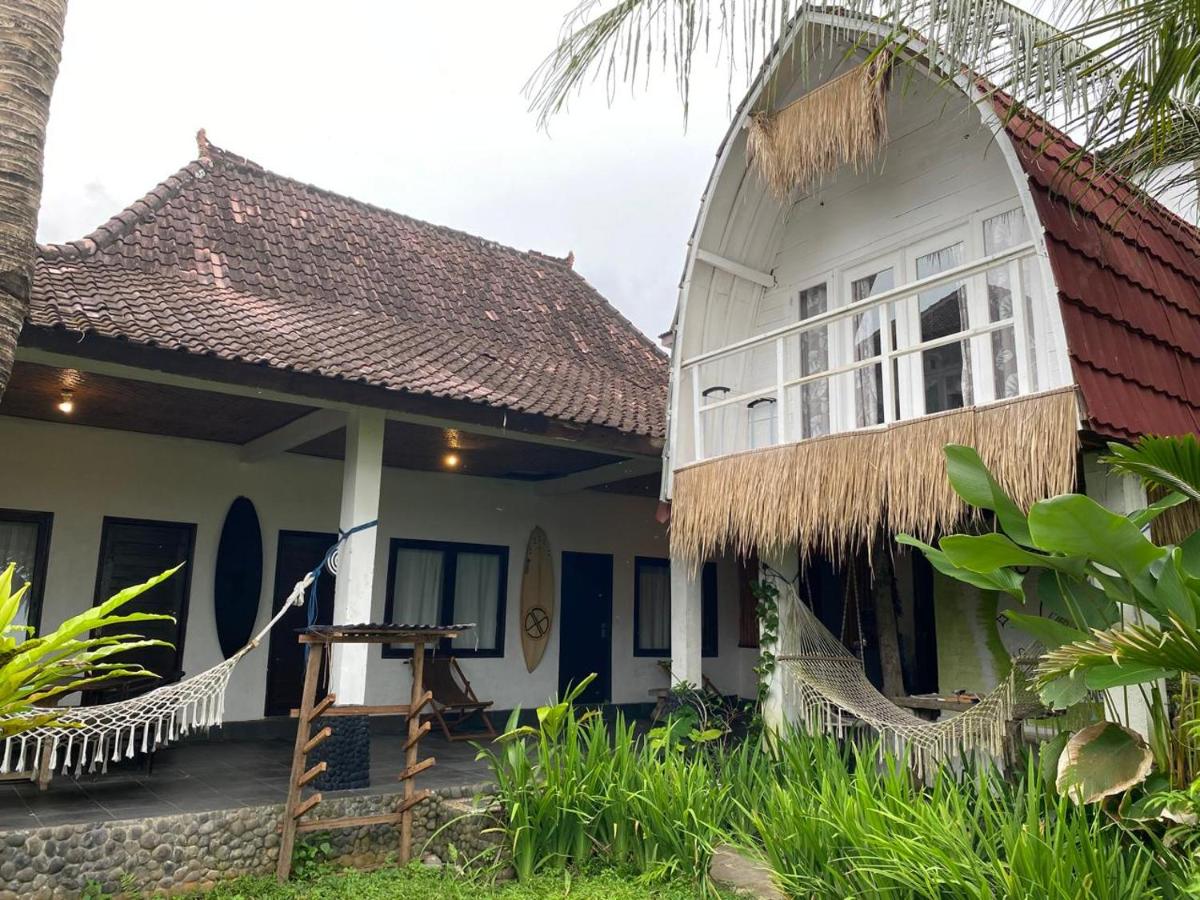 Medewi good vibes stay&surf - 5