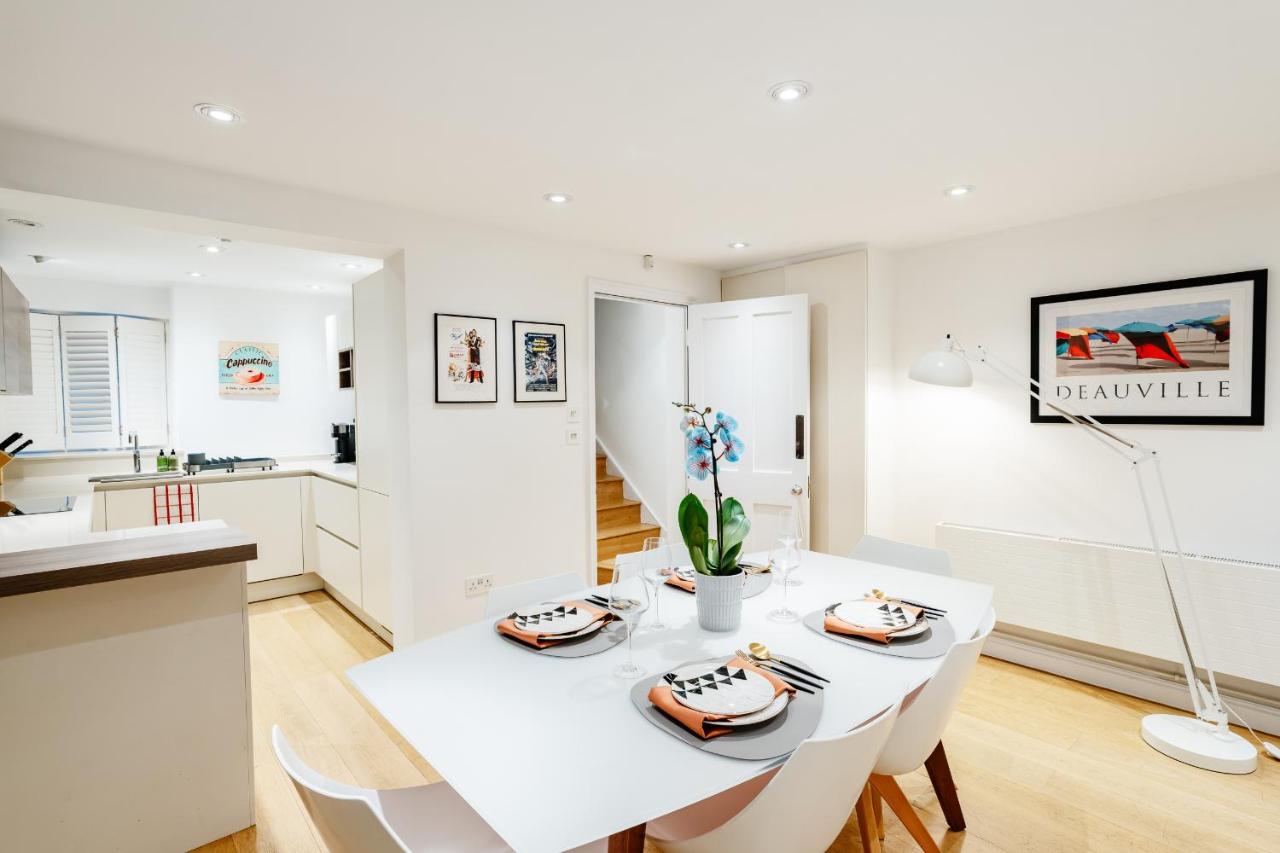 Luxury 3BRs Home, Spacious and Cozy in Victoria - 4