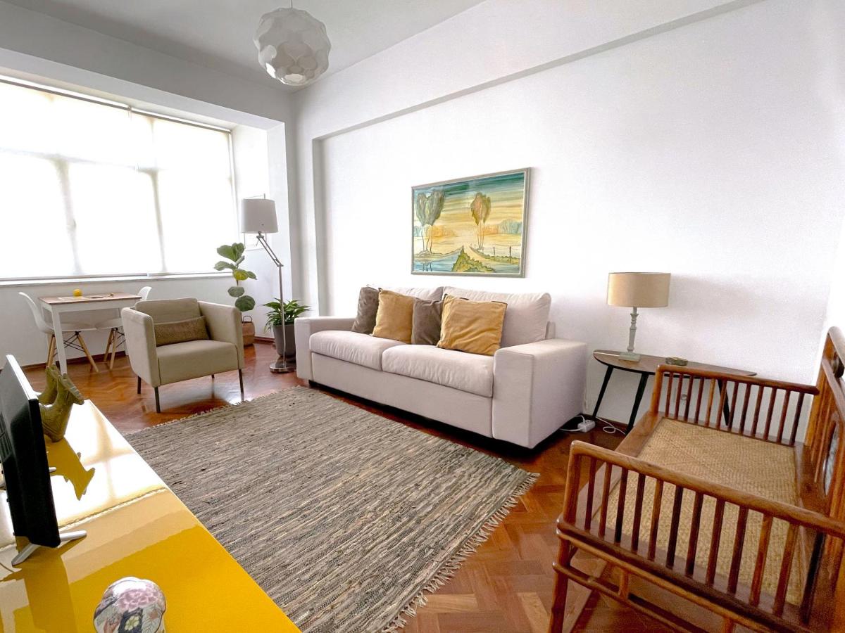 SWEET CASHMERE - Spacious Apartment with balcony near Metro & Airport