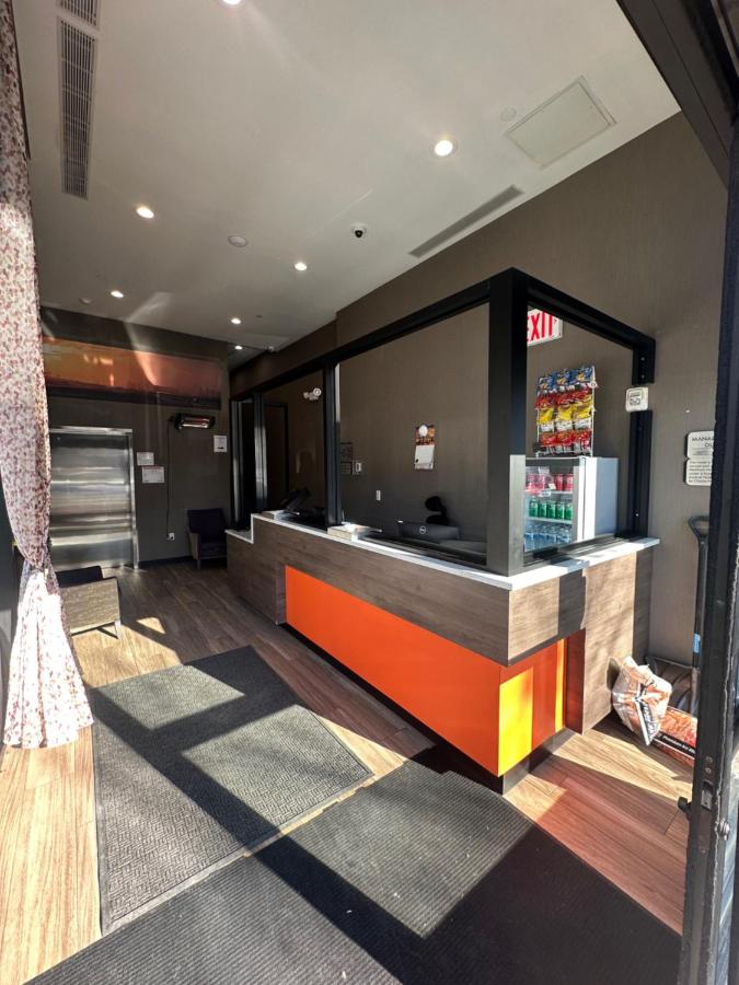 The Essence Hotel at JFK - 4