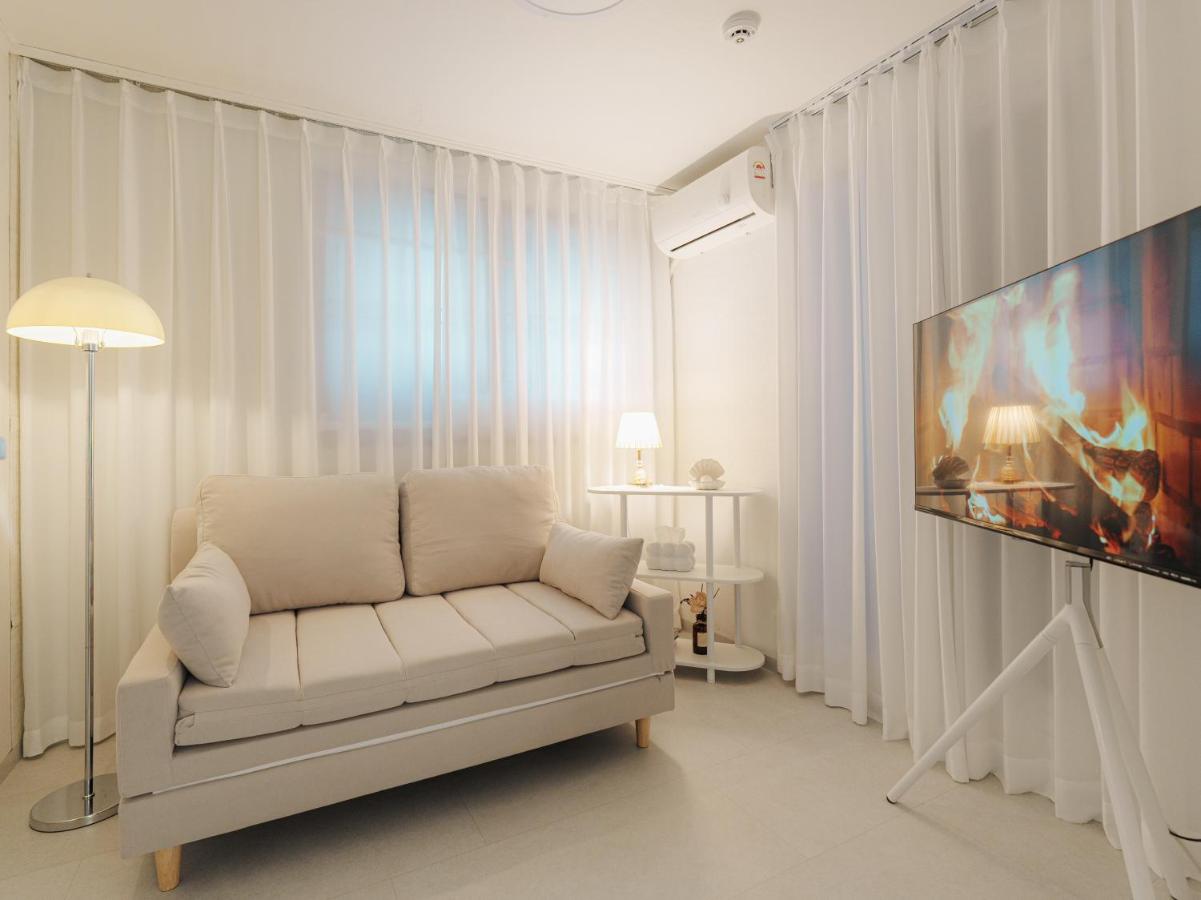 6 people, Lotte World, Seongsu, Gangnam, COEX, Jamsil Station, Samsung&Asan Hospital, KSPO Dome, Shinnonhyeon - 5