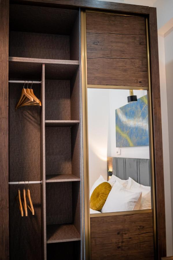 Aina Residency Beachfront Hotel - 4