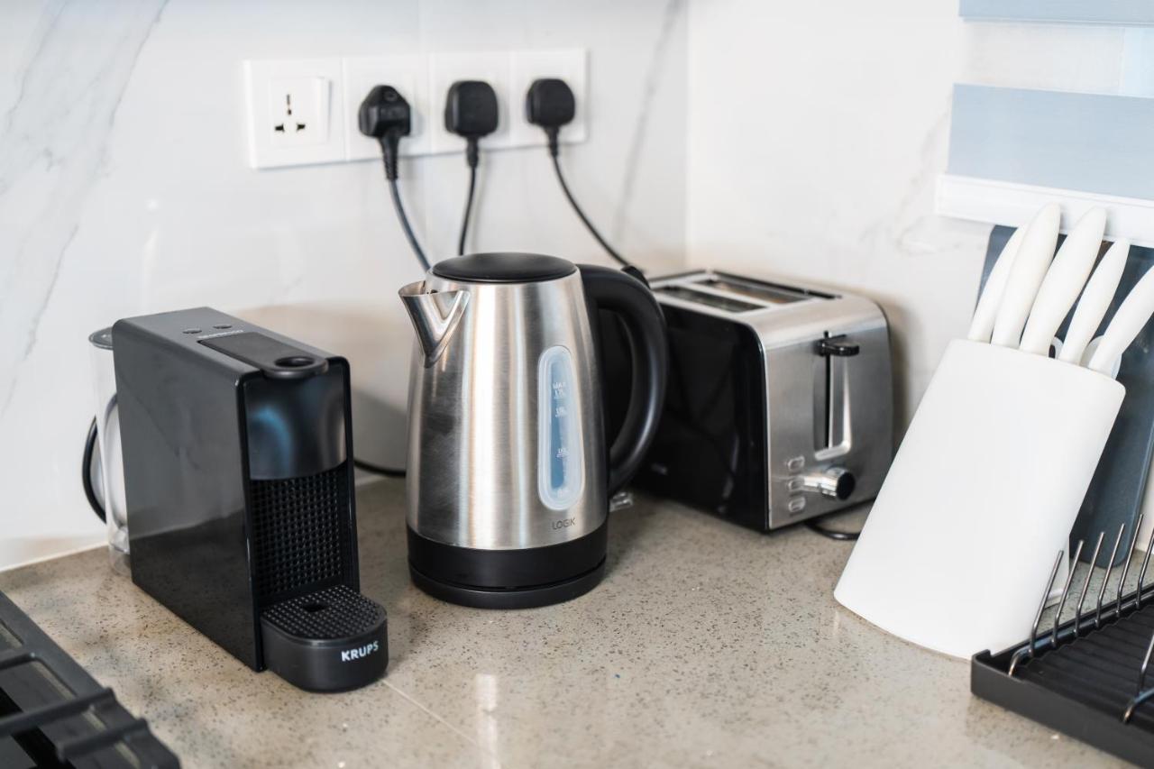 Aina Residency Beachfront Hotel - 3