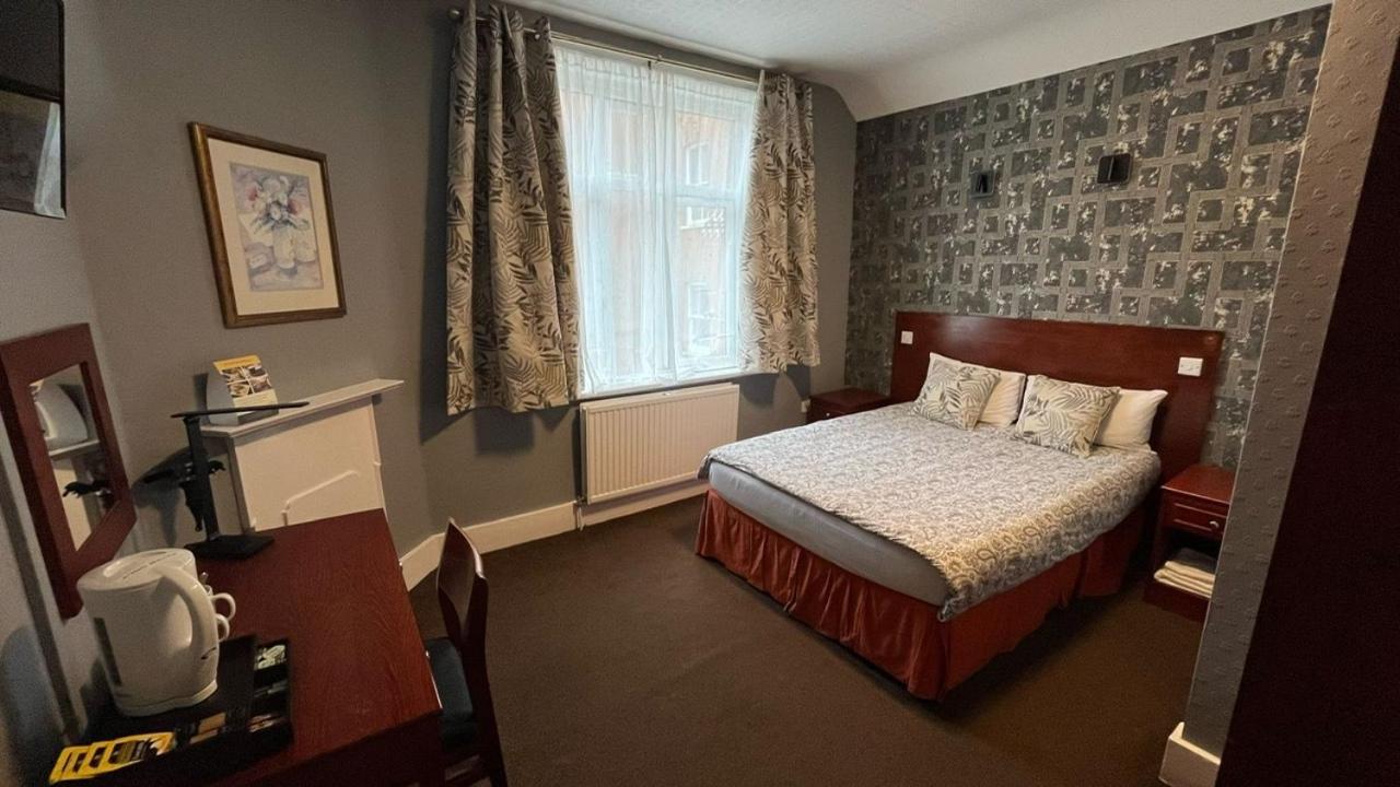 Charlotte Guest House - 3