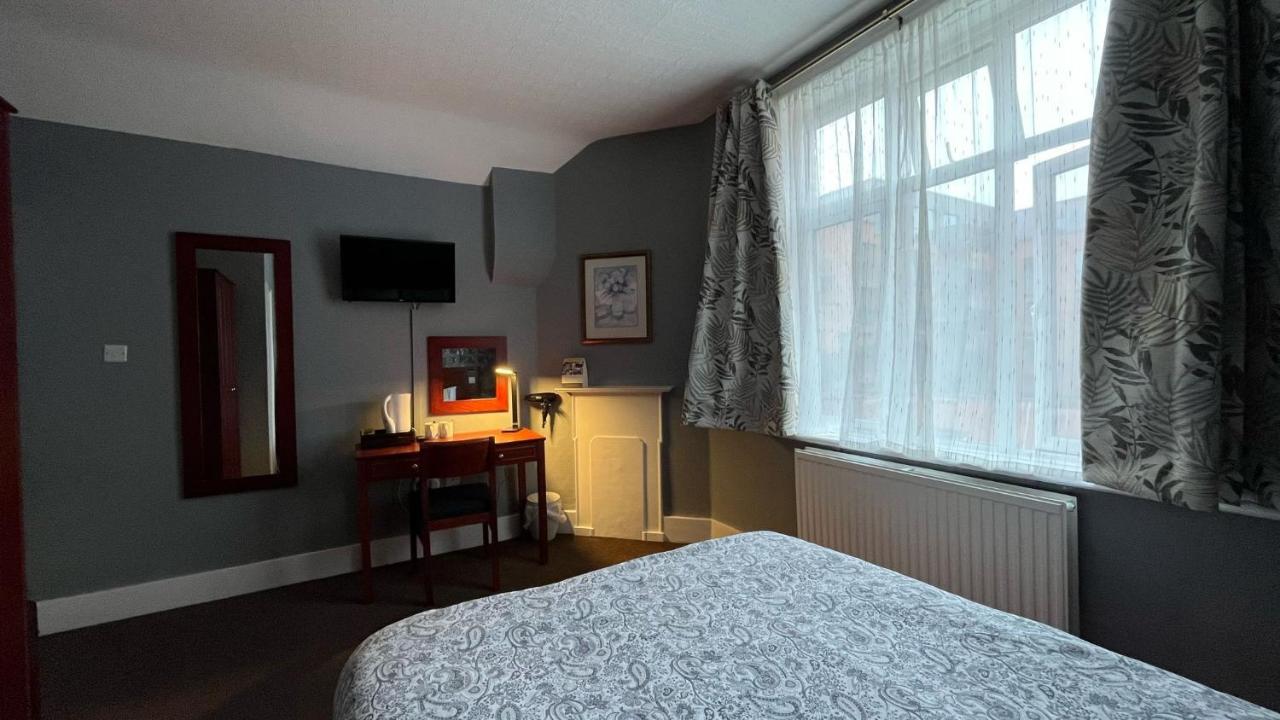 Charlotte Guest House - 5