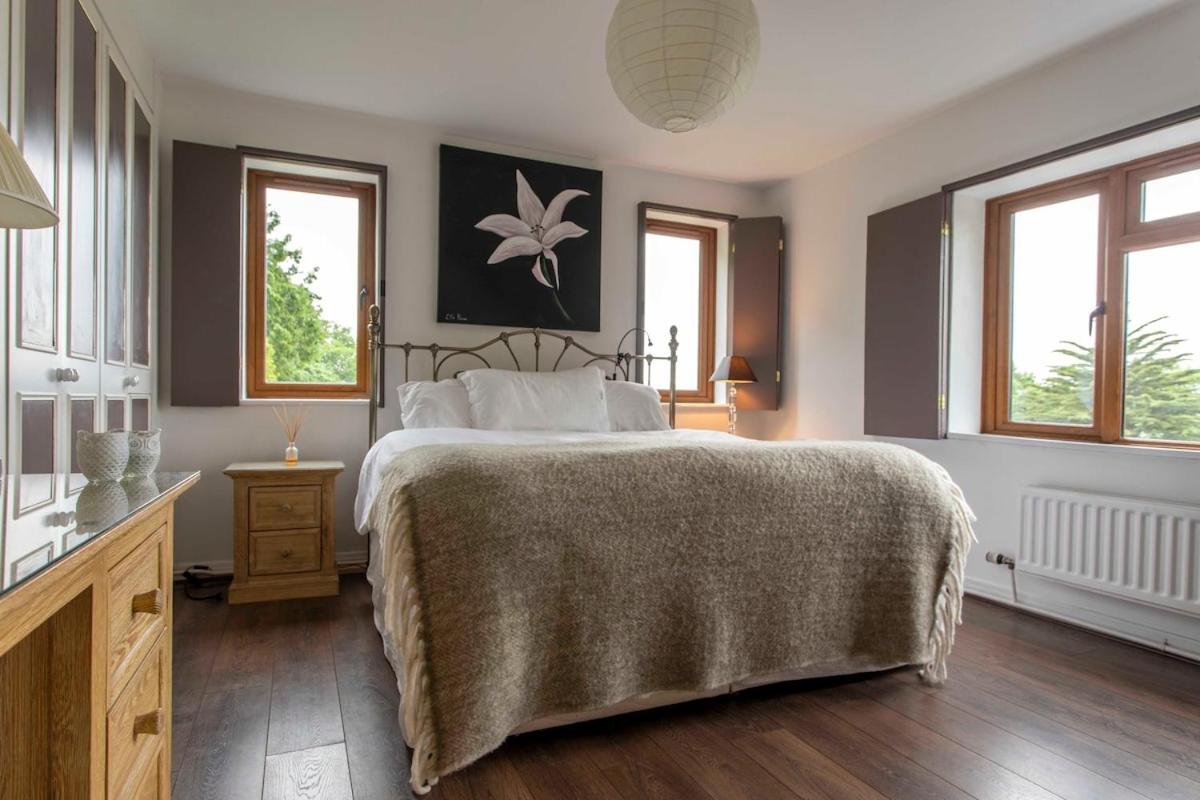 Bath Views! 4 bedroom detached private parking 3 cars - 2