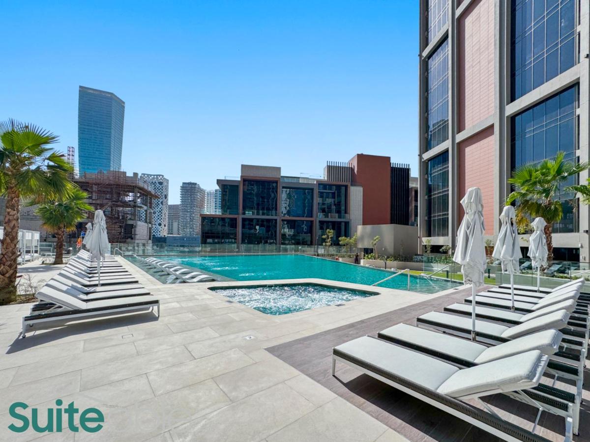 Luxury One Bedroom with Burj Khalifa View - 4