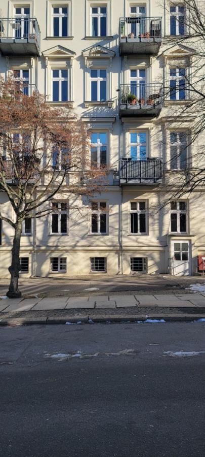 Family Friendly Studio Apartment - 5