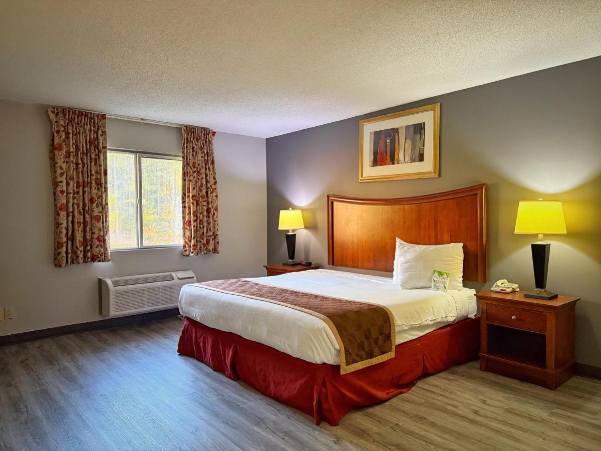 Royal Inn & Suites — photo 13