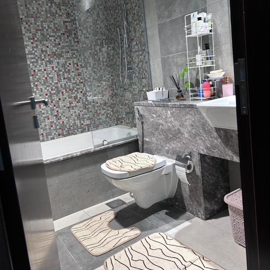 Cozy Master Room with its Own Bathroom - 4