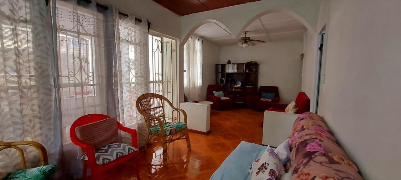 Tamarin Beach House - 5