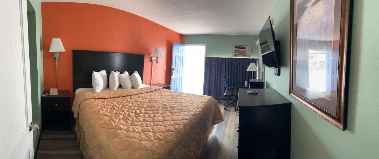 Town & Country Motel — photo 5